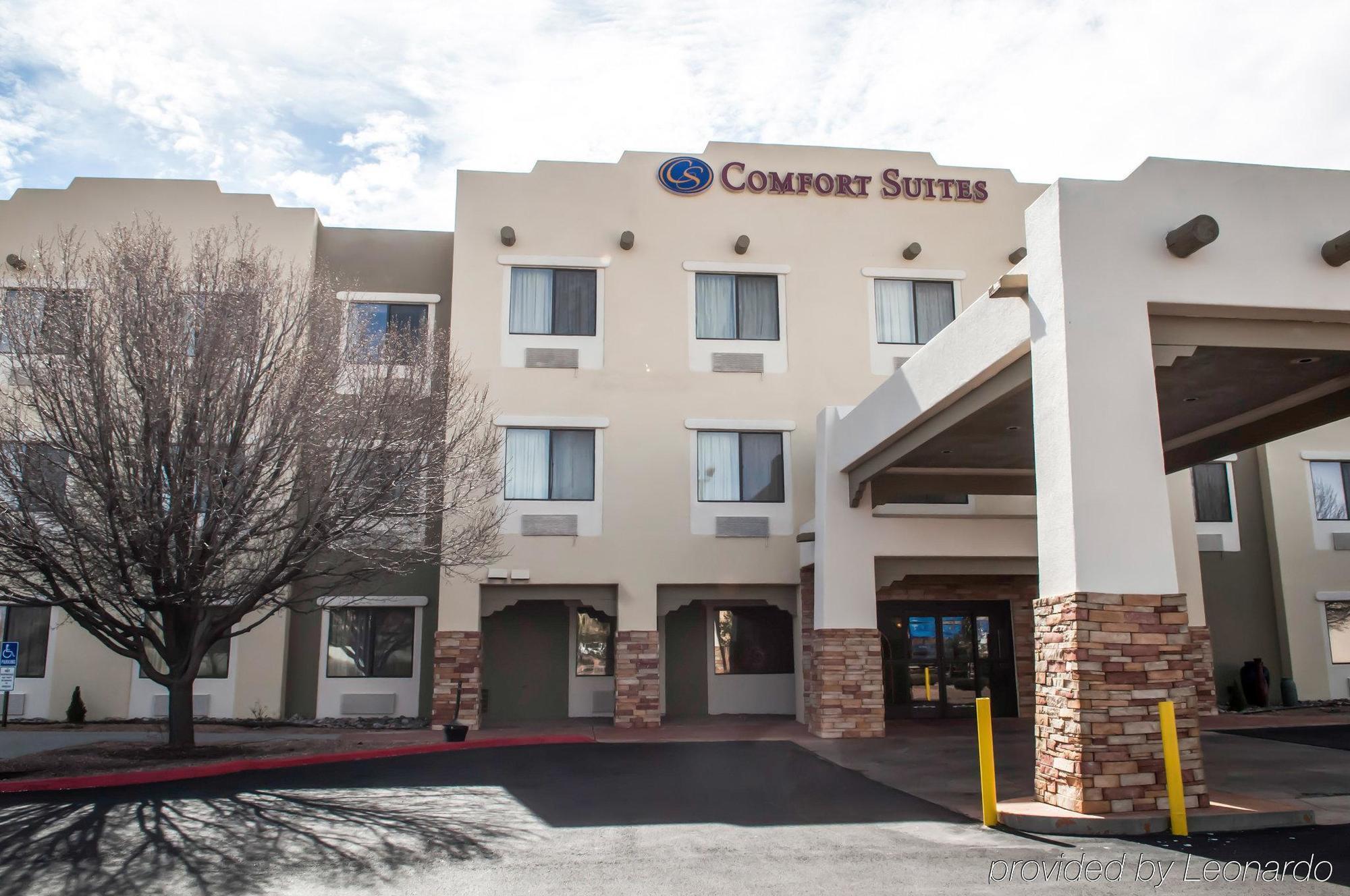 Holiday Inn Express & Suites Santa Fe Exterior photo