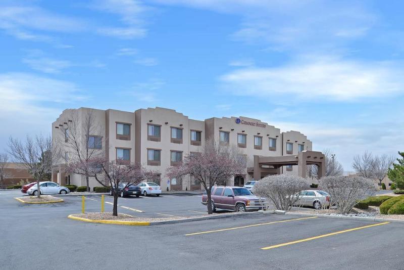 Holiday Inn Express & Suites Santa Fe Exterior photo